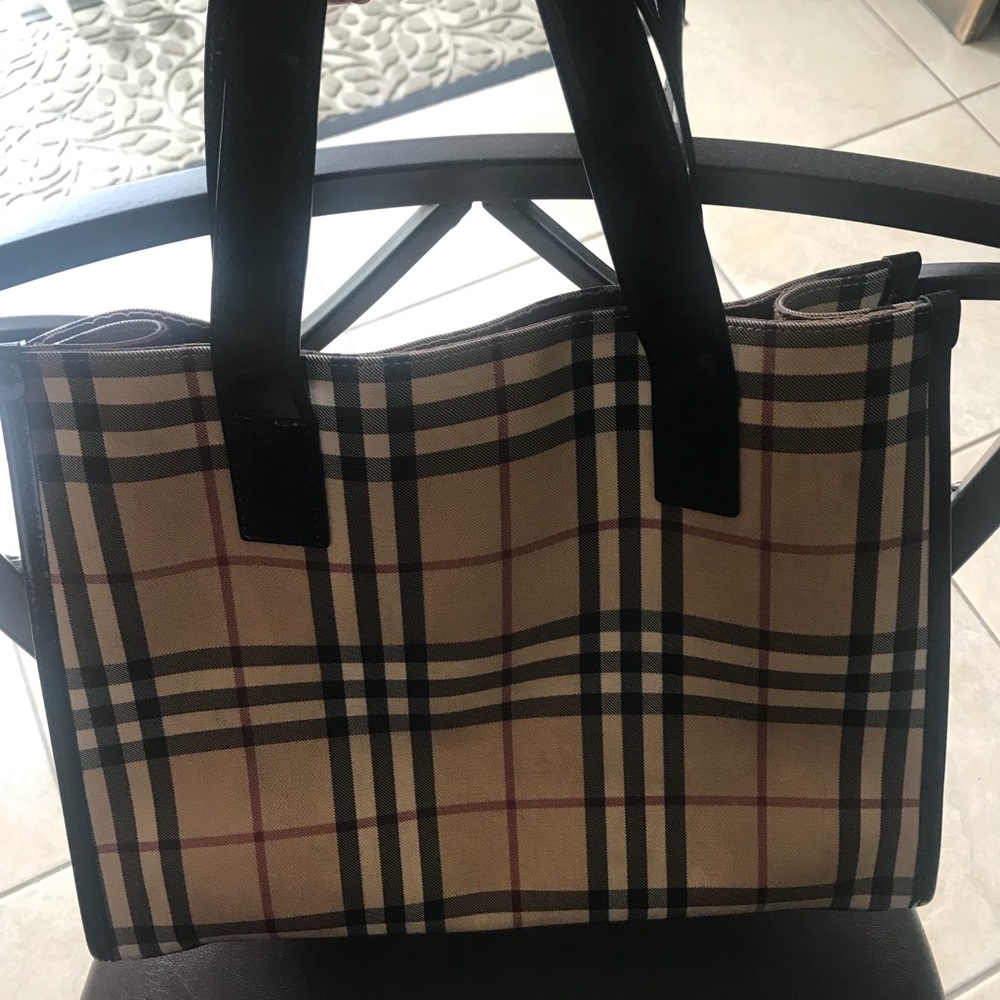 Burberry Purse original/ slightly used